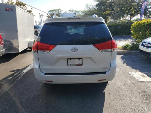 2014 Toyota Sienna XLE