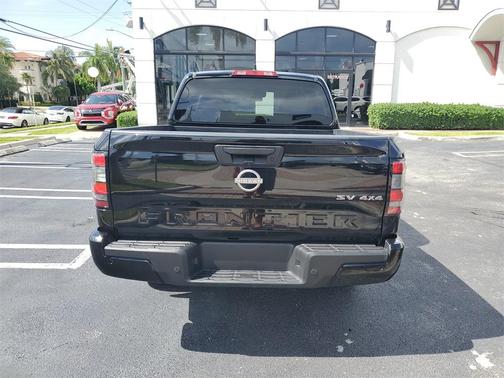 2022 Nissan Frontier SV