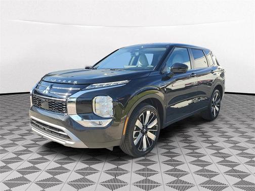 2026 Mitsubishi Outlander SE