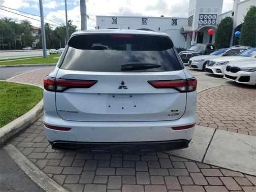 2023 Mitsubishi Outlander SE Black Edition
