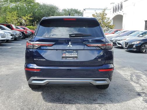2025 Mitsubishi Outlander SE