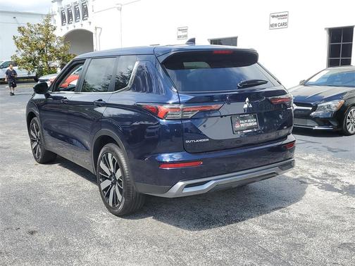2025 Mitsubishi Outlander SE