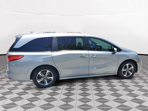 Silver 2018 Honda Odyssey Touring