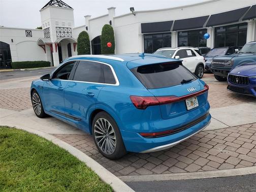 2019 Audi e-tron Prestige
