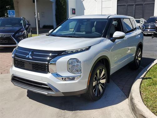 2025 Mitsubishi Outlander SE