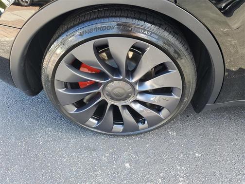 2024 Tesla Model Y Performance