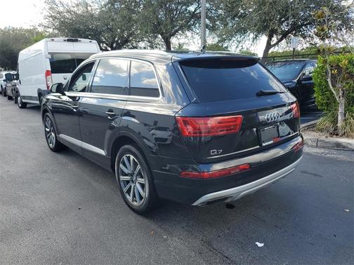 2019 Audi Q7 55 Premium Plus