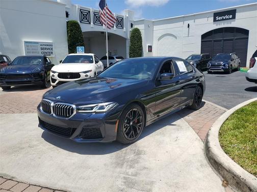 2022 BMW 530 i