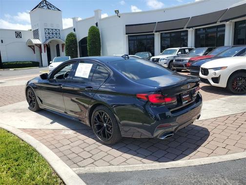2022 BMW 530 i