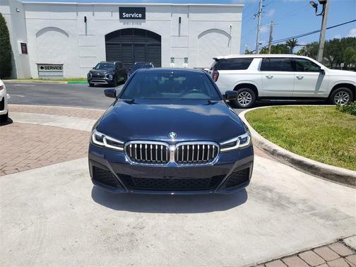2022 BMW 530 i