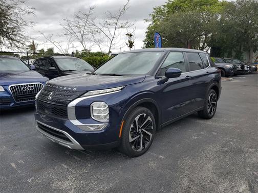 2023 Mitsubishi Outlander SE Special Edition