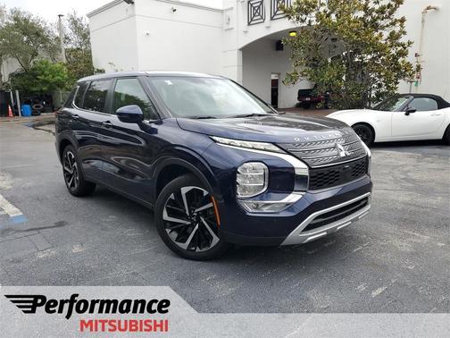 2023 Mitsubishi Outlander SE Special Edition