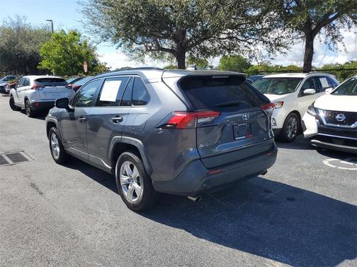 2020 Toyota RAV4 XLE