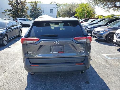 2020 Toyota RAV4 XLE