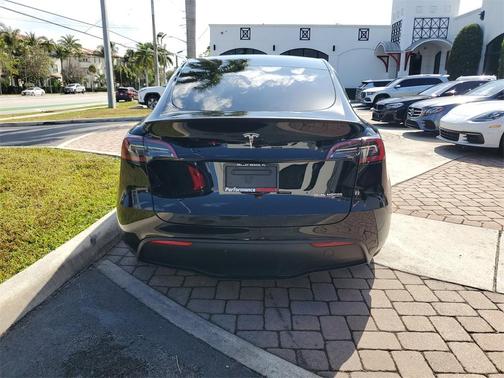 2024 Tesla Model Y Performance