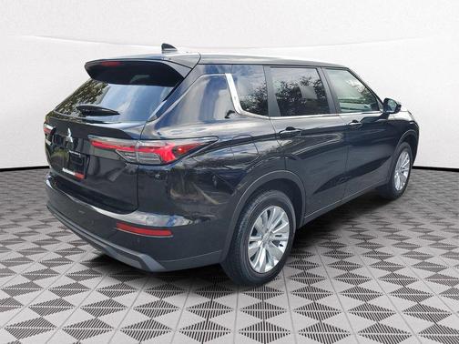 2026 Mitsubishi Outlander ES