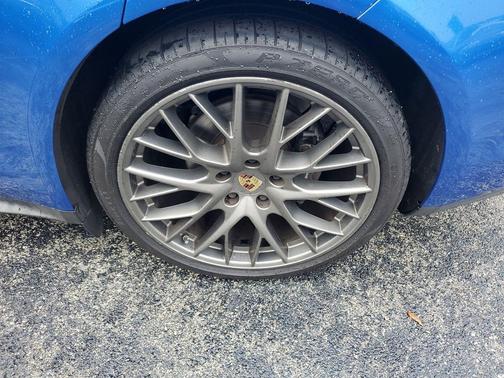 2017 Porsche Panamera 4