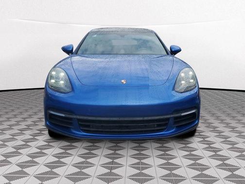 2017 Porsche Panamera 4