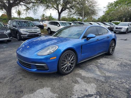 2017 Porsche Panamera 4