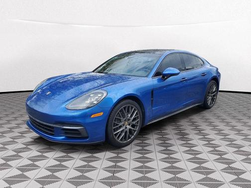 2017 Porsche Panamera 4