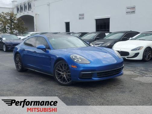 2017 Porsche Panamera 4