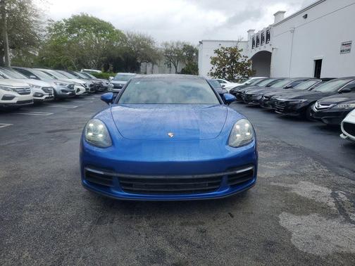 2017 Porsche Panamera 4