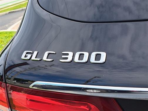 2018 Mercedes-Benz GLC 300 Base