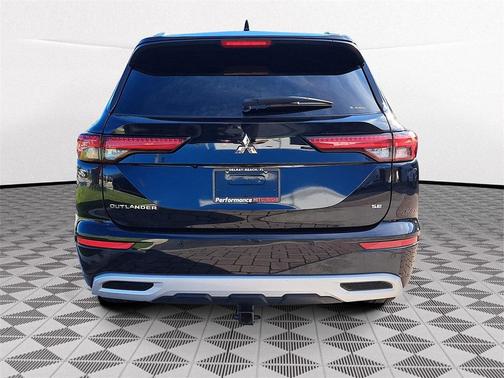 2022 Mitsubishi Outlander SE