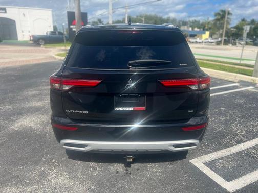 2022 Mitsubishi Outlander 