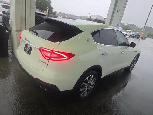 2018 Maserati Levante Base