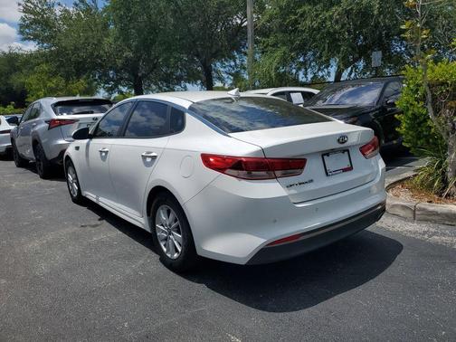 Snow White Pearl 2017 Kia Optima LX