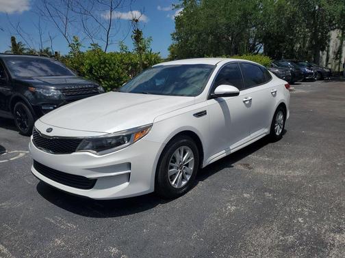 Snow White Pearl 2017 Kia Optima LX