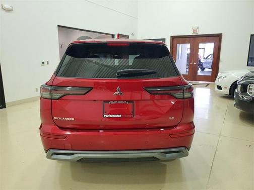2025 Mitsubishi Outlander SE