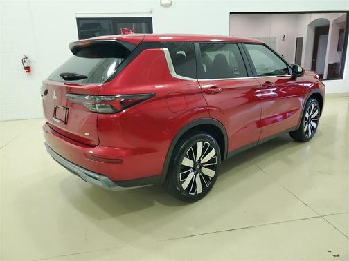 2025 Mitsubishi Outlander SE