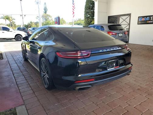2018 Porsche Panamera 4