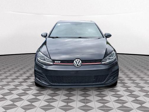 Deep Black Pearl Effect 2018 Volkswagen Golf GTI 2.0T S 4-Door