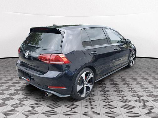 Deep Black Pearl Effect 2018 Volkswagen Golf GTI 2.0T S 4-Door