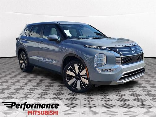 2026 Mitsubishi Outlander SE