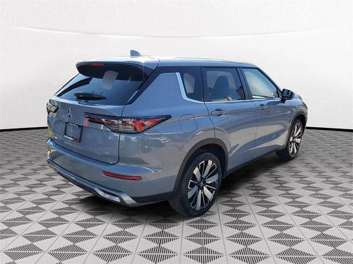 2026 Mitsubishi Outlander SE