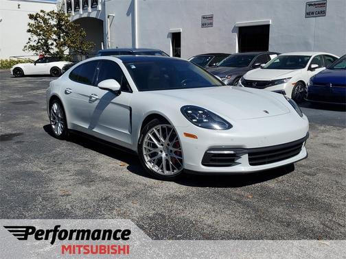 2018 Porsche Panamera 4