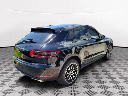 Black 2017 Porsche Macan Base
