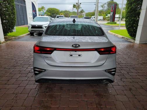 Silky Silver 2021 Kia Forte LXS