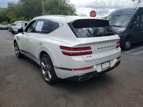 Uyuni White 2021 Genesis GV80 3.5T