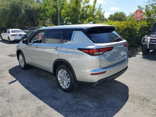 2025 Mitsubishi Outlander PHEV ES