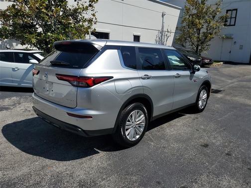 2025 Mitsubishi Outlander PHEV ES