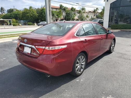 2016 Toyota Camry Hybrid 