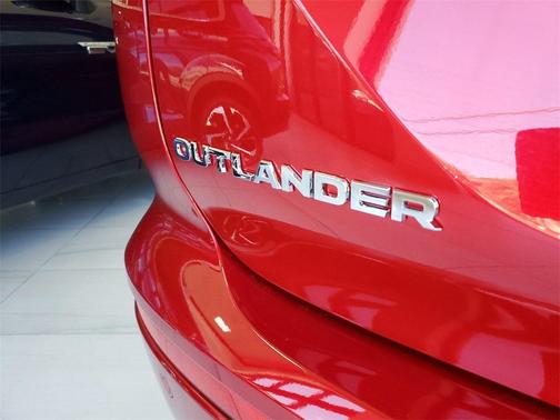 2025 Mitsubishi Outlander SEL