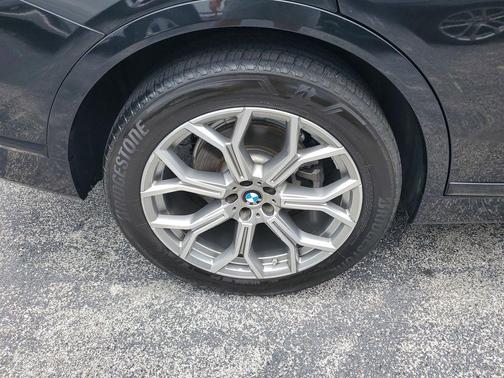 Black Sapphire Metallic 2020 BMW X7 xDrive40i