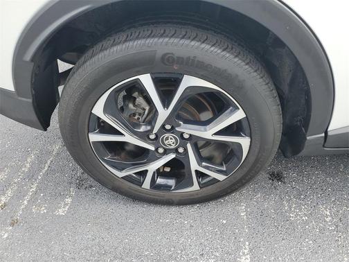 2019 Toyota C-HR XLE