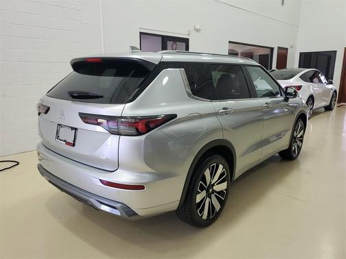 2025 Mitsubishi Outlander SEL